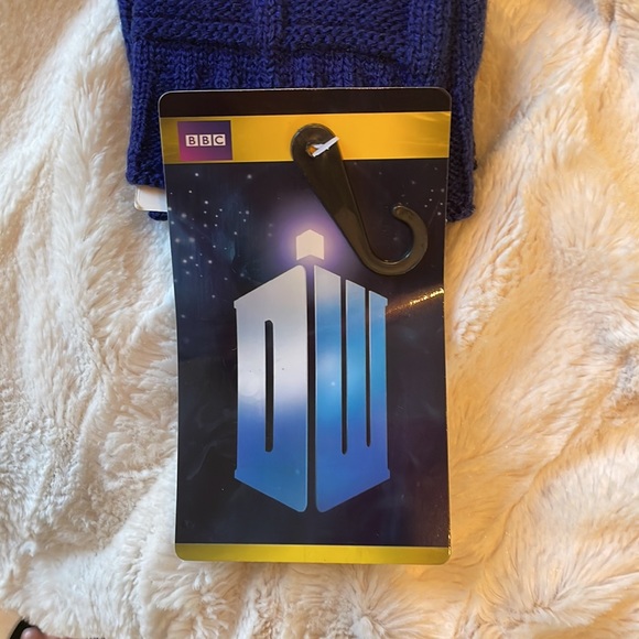 Dr Who fingerless gloves - Picture 4 of 5
